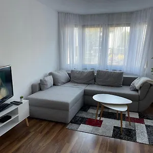 With Privat Parking Near Stuttgart Airport, Messe, Stuttgart , Leinfelden-Echterdingen Deutschland