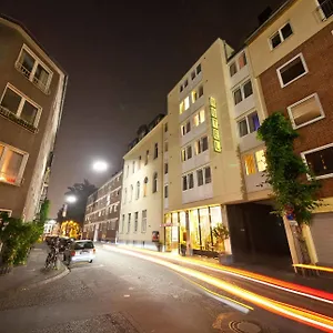 Leonet 3*, Colonia Germania